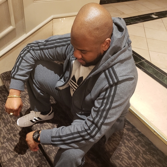 Meet your Posher, Tevori - Picture 2 of 2